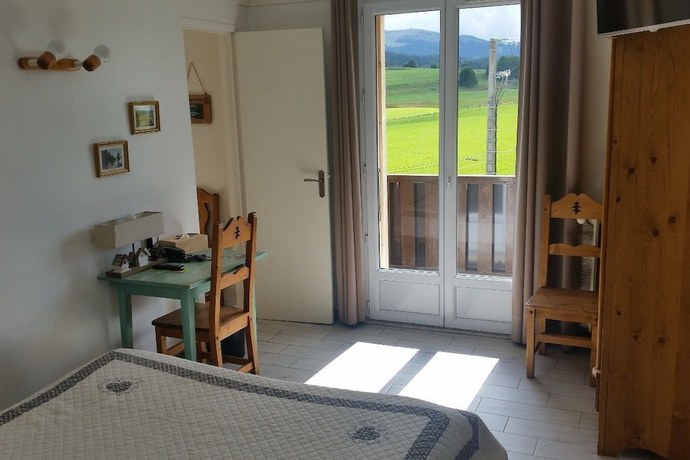 Imagen de la habitación del Hotel Logis Le Gai Pinson. Foto 19