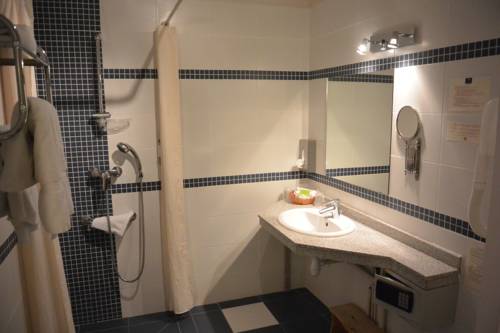 Imagen de la habitación del Hotel Logis Le Gardon - Pont du Gard. Foto 5