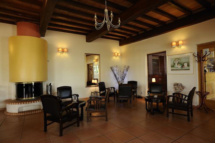 Imagen del bar/restaurante del Hotel Logis Le Mas de Mon P&egrave;re. Foto 8