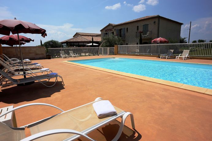 Imagen de la piscina del Hotel Logis Le Mas de Mon P&egrave;re. Foto 19