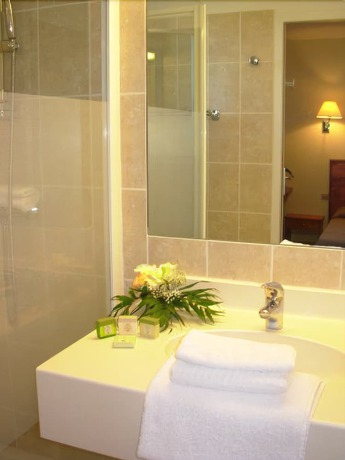 Imagen de la habitación del Hotel Logis Le Mas de Mon P&egrave;re. Foto 12