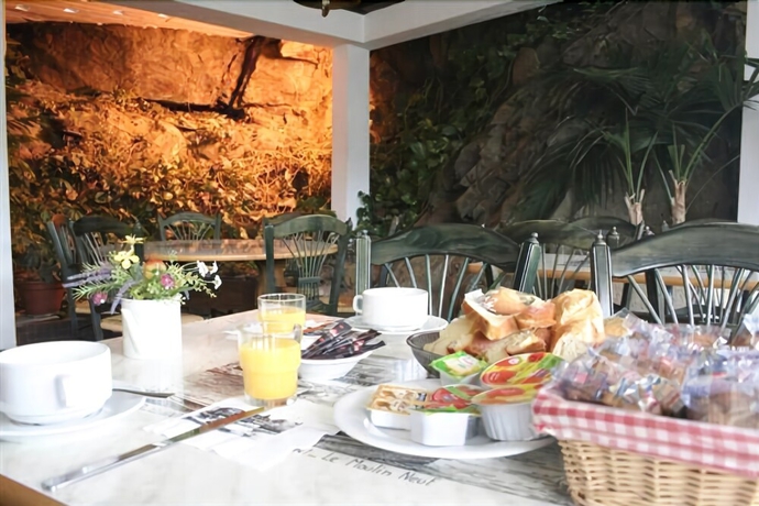 Imagen del bar/restaurante del Hotel Logis Le Moulin Neuf. Foto 5