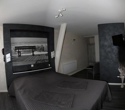 Imagen de la habitación del Hotel Logis Le Neptune. Foto 9