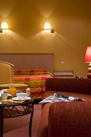 Imagen de la habitación del Hotel Logis Le Parc, MOULINS. Foto 5