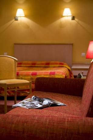 Imagen de la habitación del Hotel Logis Le Parc, MOULINS. Foto 7