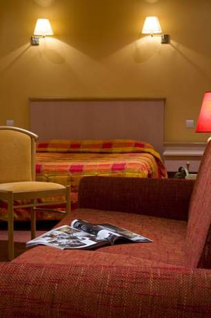 Imagen de la habitación del Hotel Logis Le Parc, MOULINS. Foto 12