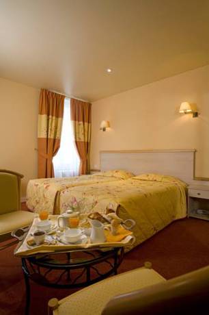 Imagen de la habitación del Hotel Logis Le Parc, MOULINS. Foto 16
