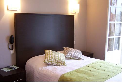 Imagen de la habitación del Hotel Logis Le Parc, SALBRIS. Foto 3