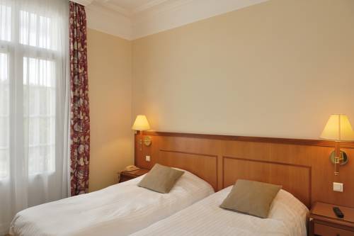 Imagen de la habitación del Hotel Logis Le Parc, SALBRIS. Foto 4