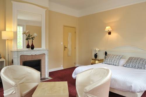 Imagen de la habitación del Hotel Logis Le Parc, SALBRIS. Foto 9