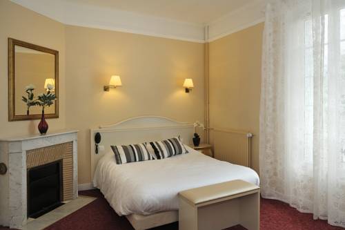 Imagen de la habitación del Hotel Logis Le Parc, SALBRIS. Foto 10