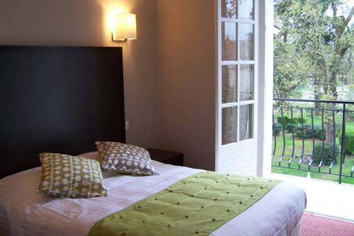 Imagen de la habitación del Hotel Logis Le Parc, SALBRIS. Foto 13