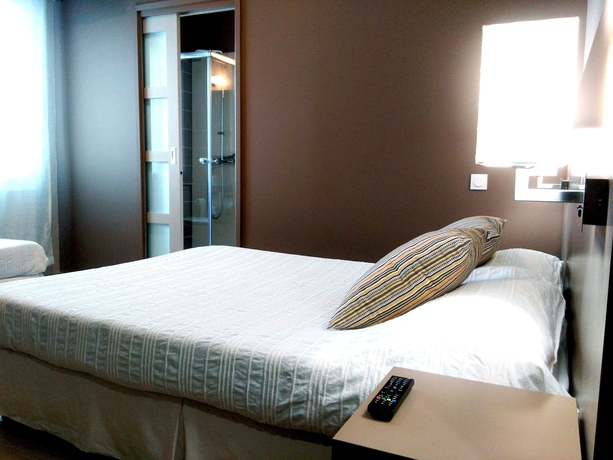 Imagen de la habitación del Hotel Logis Le Pardaillan. Foto 9