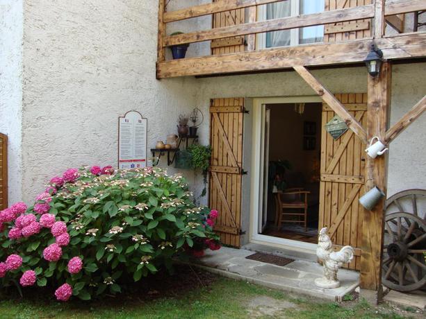 Imagen general del Hotel Logis Le Petit Casset. Foto 6