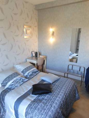 Imagen de la habitación del Hotel Logis Le Printemps. Foto 5