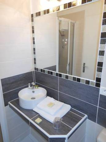 Imagen de la habitación del Hotel Logis Le Printemps. Foto 7