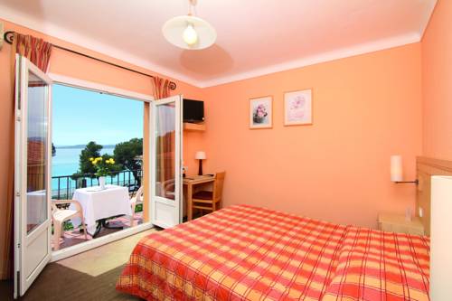 Imagen de la habitación del Hotel Logis Le Provencal. Foto 12