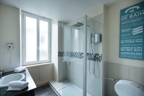 Imagen de la habitación del Hotel Logis Le Relais De Fusies. Foto 7