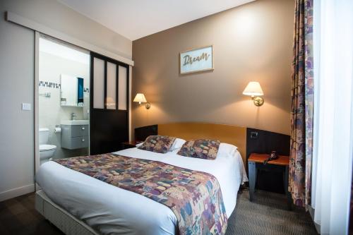 Imagen de la habitación del Hotel Logis Le Relais De Fusies. Foto 8