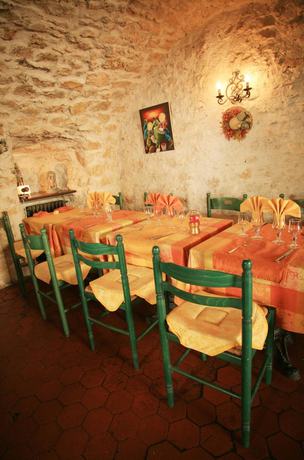 Imagen del bar/restaurante del Hotel Logis Le Relais Imperial. Foto 2