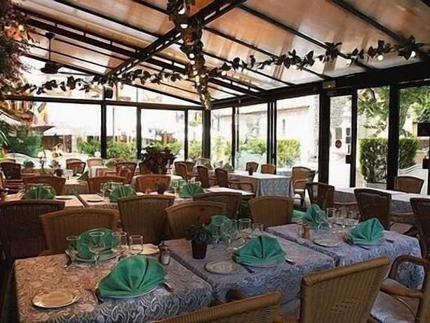 Imagen del bar/restaurante del Hotel Logis Le Relais Imperial. Foto 4