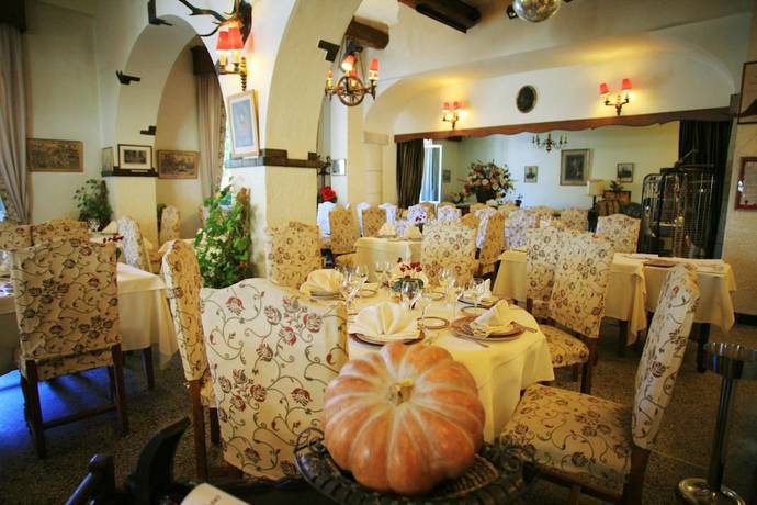 Imagen del bar/restaurante del Hotel Logis Le Relais Imperial. Foto 8