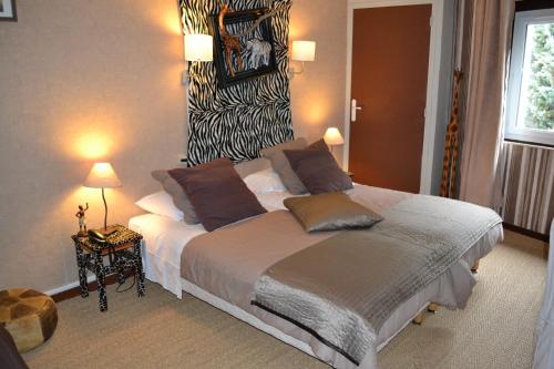 Imagen de la habitación del Hotel Logis Le Relais Sarrasin. Foto 5