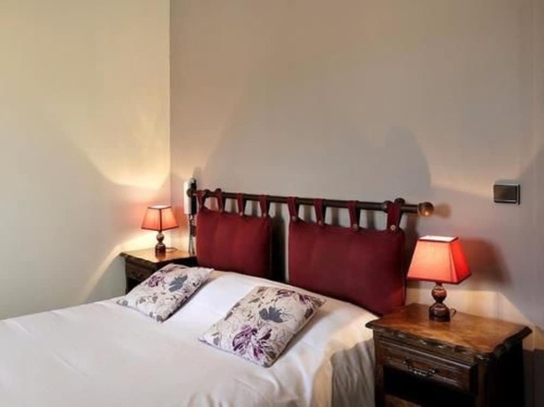 Imagen de la habitación del Hotel Logis Le Saint Florent. Foto 7