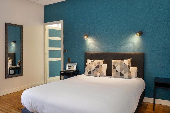 Imagen de la habitación del Hotel Logis Le Saint Florent. Foto 17