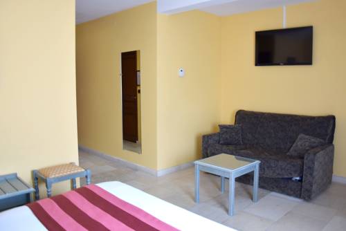 Imagen de la habitación del Hotel Logis Le Saint Nicolas. Foto 3