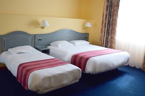 Imagen de la habitación del Hotel Logis Le Saint Nicolas. Foto 4