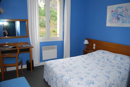 Imagen de la habitación del Hotel Logis Le Terminus Des Pelerins. Foto 2