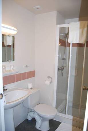 Imagen de la habitación del Hotel Logis Le Terminus Des Pelerins. Foto 5