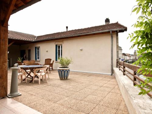 Imagen general del Hotel Logis Le Victor Hugo. Foto 2