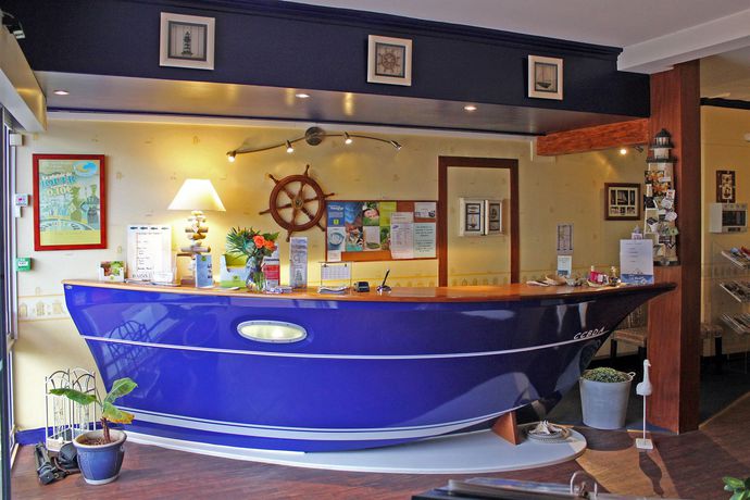 Imagen de los interiores del Hotel Logis Les Bleuets. Foto 9