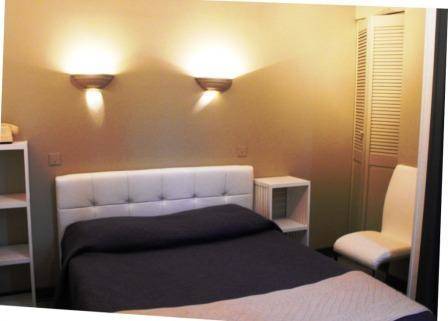 Imagen de la habitación del Hotel Logis Les Capucins. Foto 7