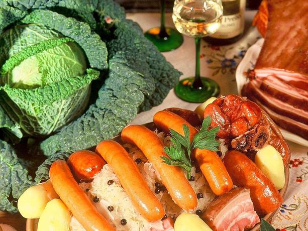 Imagen general del Hotel Logis Les Chatelmin&eacute;s. Foto 2