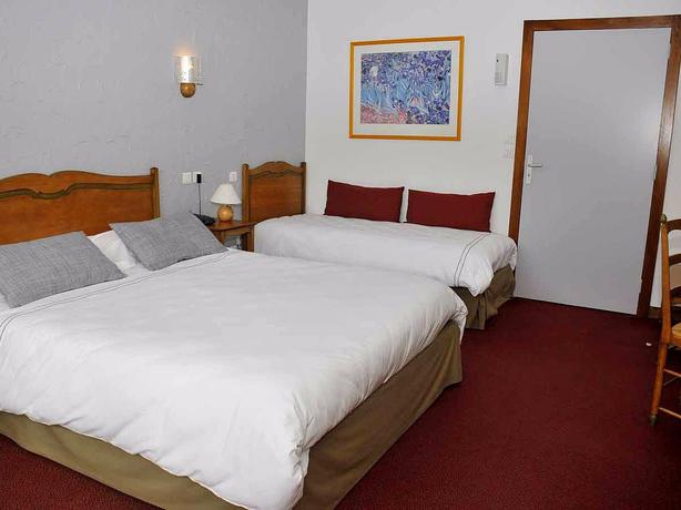 Imagen de la habitación del Hotel Logis Les Chatelmin&eacute;s. Foto 12