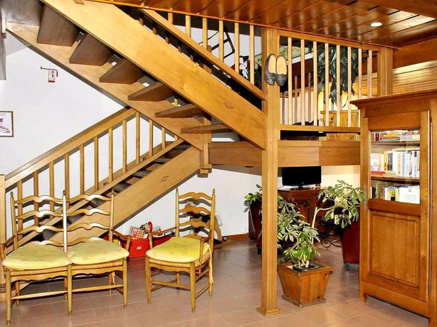 Imagen general del Hotel Logis Les Chatelmin&eacute;s. Foto 9