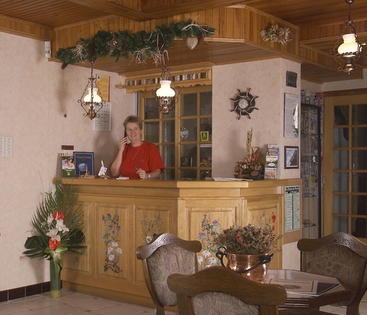 Imagen de los interiores del Hotel Logis Les C&ocirc;tes. Foto 16