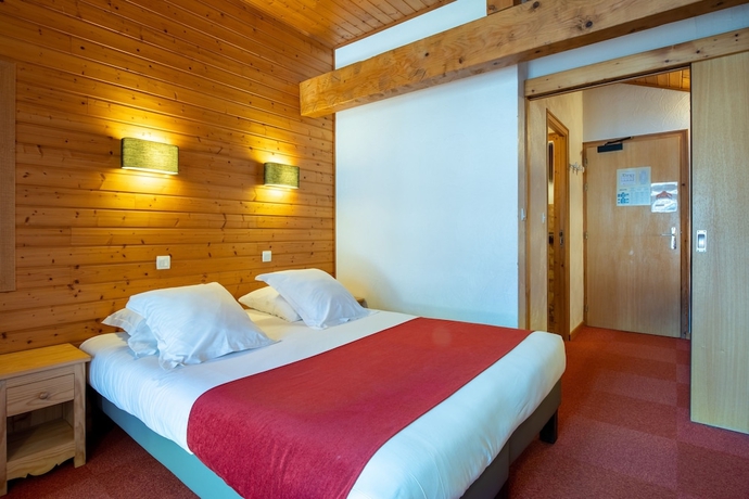 Imagen de la habitación del Hotel Logis Les C&ocirc;tes. Foto 13