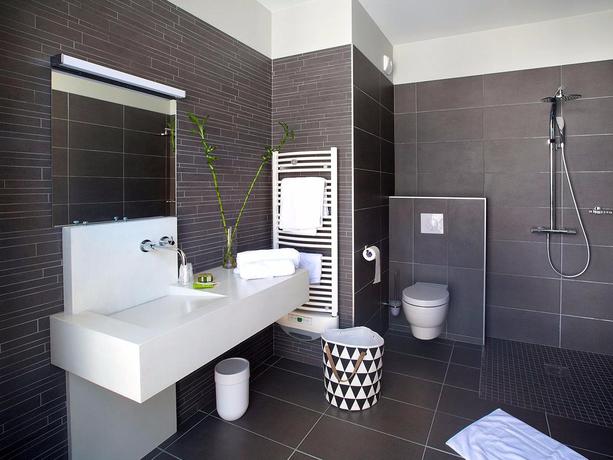 Imagen de la habitación del Hotel Logis Les Fleurines. Foto 2