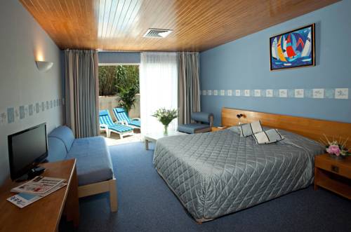 Imagen de la habitación del Hotel Logis Les Grenettes. Foto 9