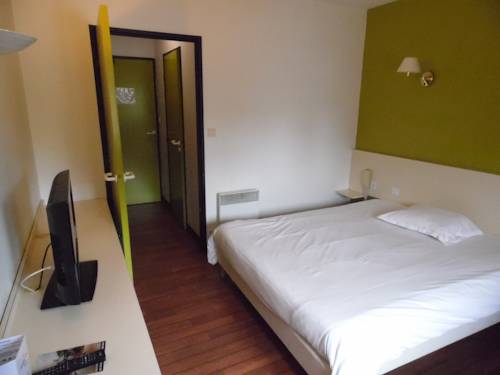 Imagen de la habitación del Hotel Logis Les Provinciales. Foto 9