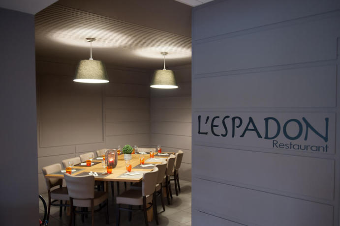 Imagen del bar/restaurante del Hotel Logis L'espadon. Foto 4