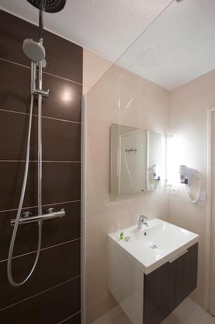 Imagen de la habitación del Hotel Logis L'espadon. Foto 6