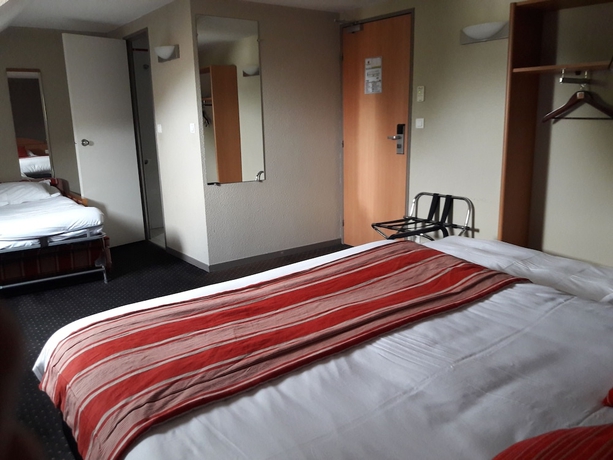 Imagen de la habitación del Hotel Logis L'orée De Chartres. Foto 14