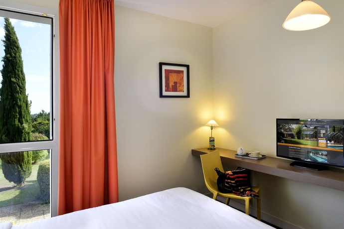 Imagen de la habitación del Hotel Logis Luccotel. Foto 13