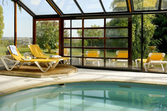 Imagen de la piscina del Hotel Logis Luccotel. Foto 18