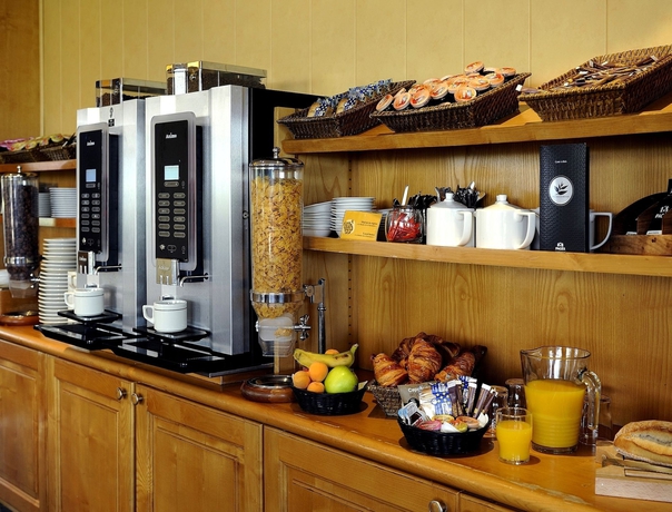 Imagen del bar/restaurante del Hotel Logis Luccotel. Foto 4